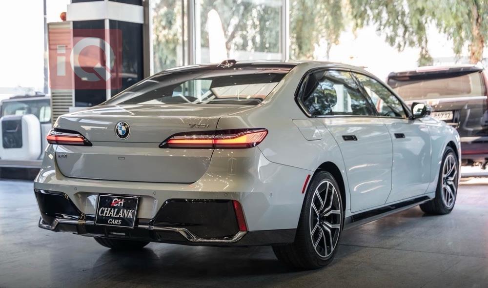 بي ام دبليو الفئة 7